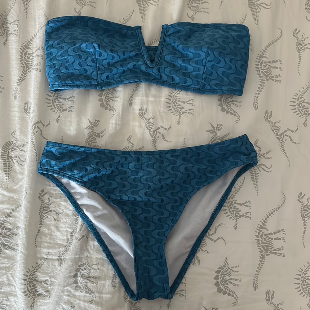 Never worn super cute bikini